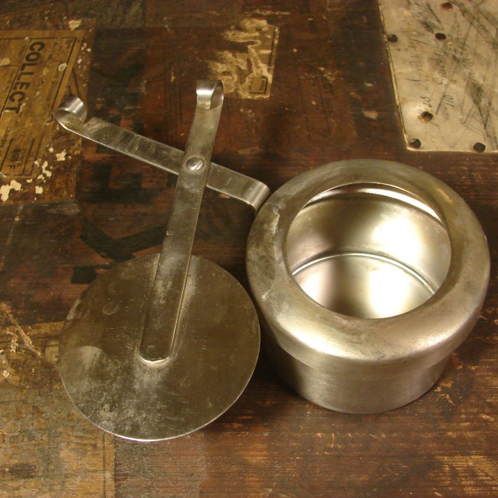 Royal Dolphin Japan 18-8 Stainless Steel fuel holder and lid for fondue set